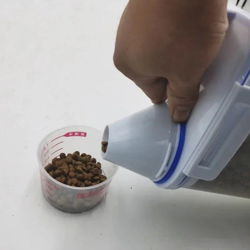 Pets Food Pail Plastic Storage Tank with Measuring Cup Container